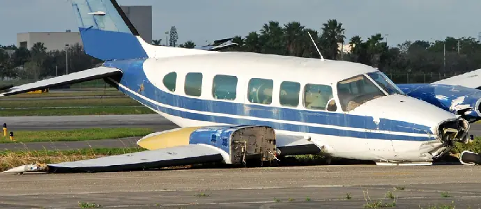airplane crashed into runway